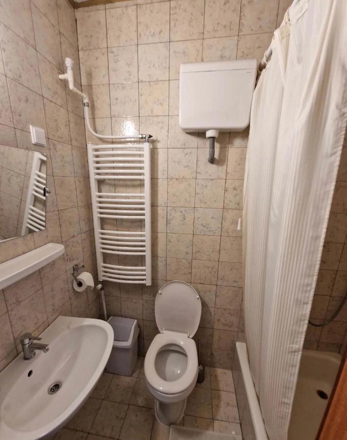Tang House 唐舍 Hotel Budapest Eksteriør billede